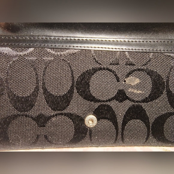 Coach Campbell Buckle Trifold Wallet - Picture 8 of 9